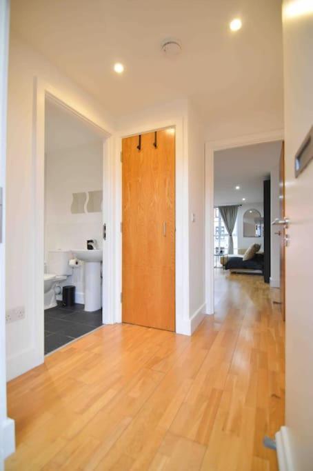 Cosy, Centrally Located Studio With Gated Parking! Лафборо Экстерьер фото