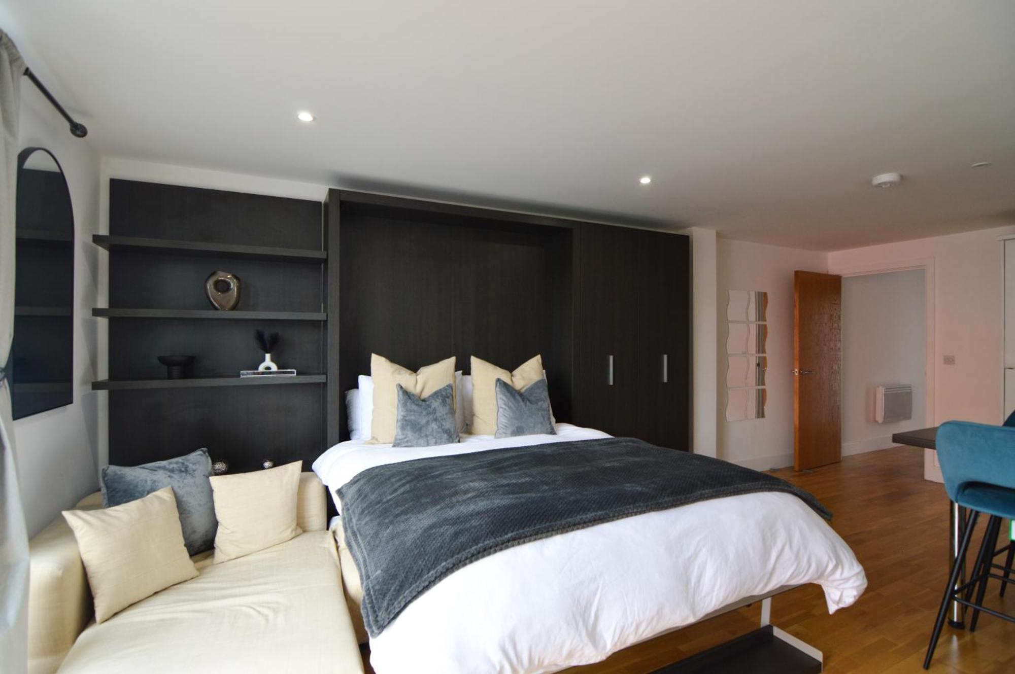 Cosy, Centrally Located Studio With Gated Parking! Лафборо Экстерьер фото